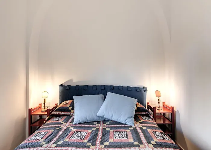 Trastevere Outstanding 4 Bedroom Terraced Roma