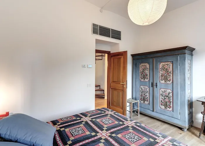Trastevere Outstanding 4 Bedroom Terraced *