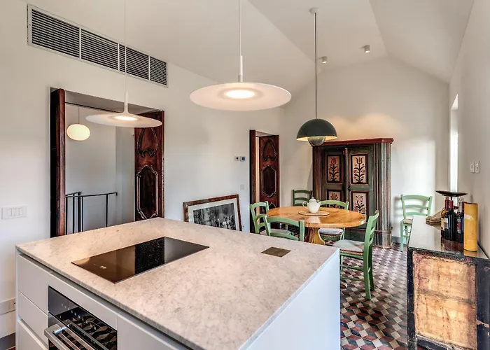 Trastevere Outstanding 4 Bedroom Terraced *