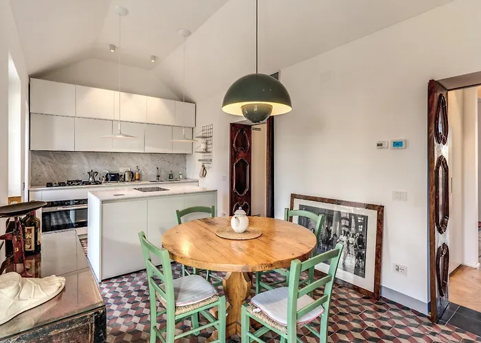Trastevere Outstanding 4 Bedroom Terraced